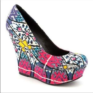 Steve Madden colorful pattern pammyy wedges 5
